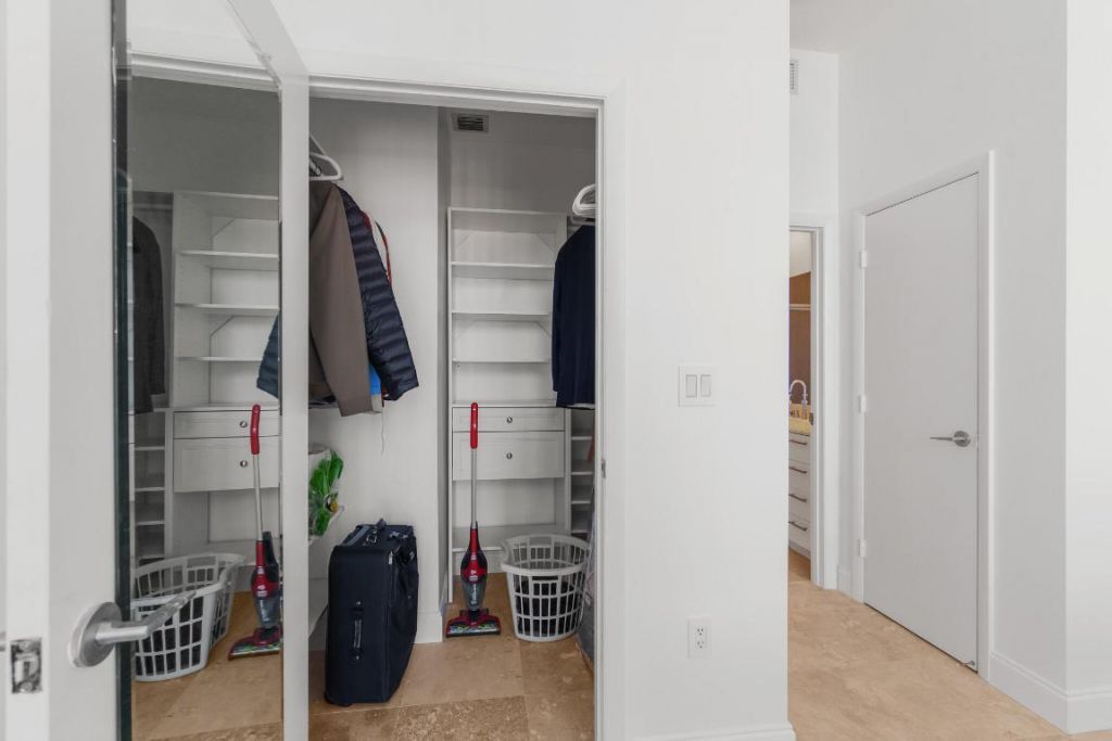 550 Okeechobee Boulevard, Unit Lph-06, West Palm Beach, FL 33401 Photo