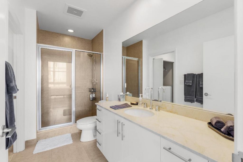 550 Okeechobee Boulevard, Unit Lph-06, West Palm Beach, FL 33401 Photo