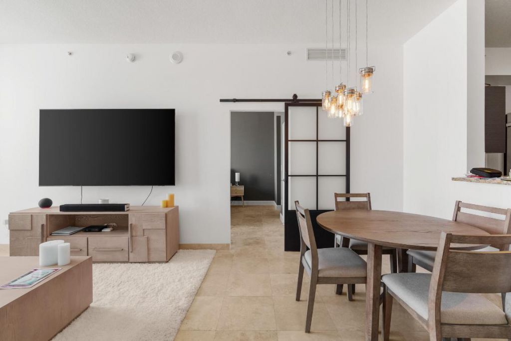 550 Okeechobee Boulevard, Unit Lph-06, West Palm Beach, FL 33401 Photo