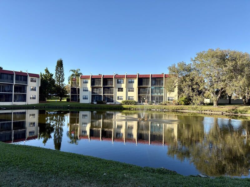 2050 Oleander Boulevard, Unit 2-205, Fort Pierce, FL 34950 Photo