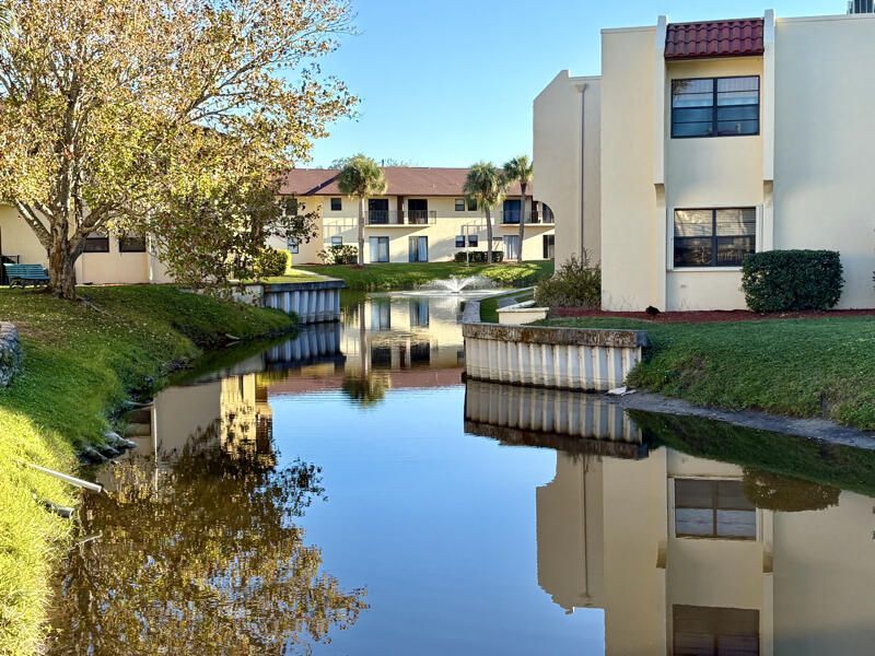 2050 Oleander Boulevard, Unit 2-205, Fort Pierce, FL 34950 Photo