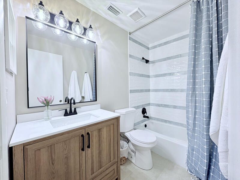 2050 Oleander Boulevard, Unit 2-205, Fort Pierce, FL 34950 Photo