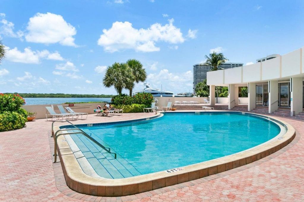 130 Lakeshore Drive, Unit Ph 22, North Palm Beach, FL 33408 Photo