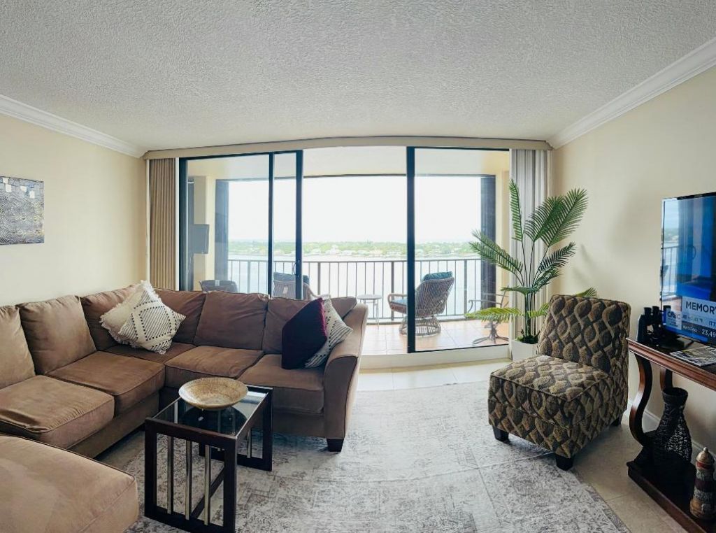 130 Lakeshore Drive, Unit Ph 22, North Palm Beach, FL 33408 Photo