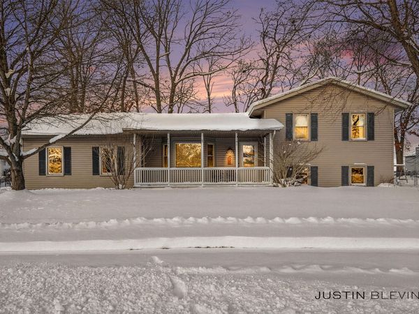 2155 Aaronsway Court NE, Belmont, MI 49306