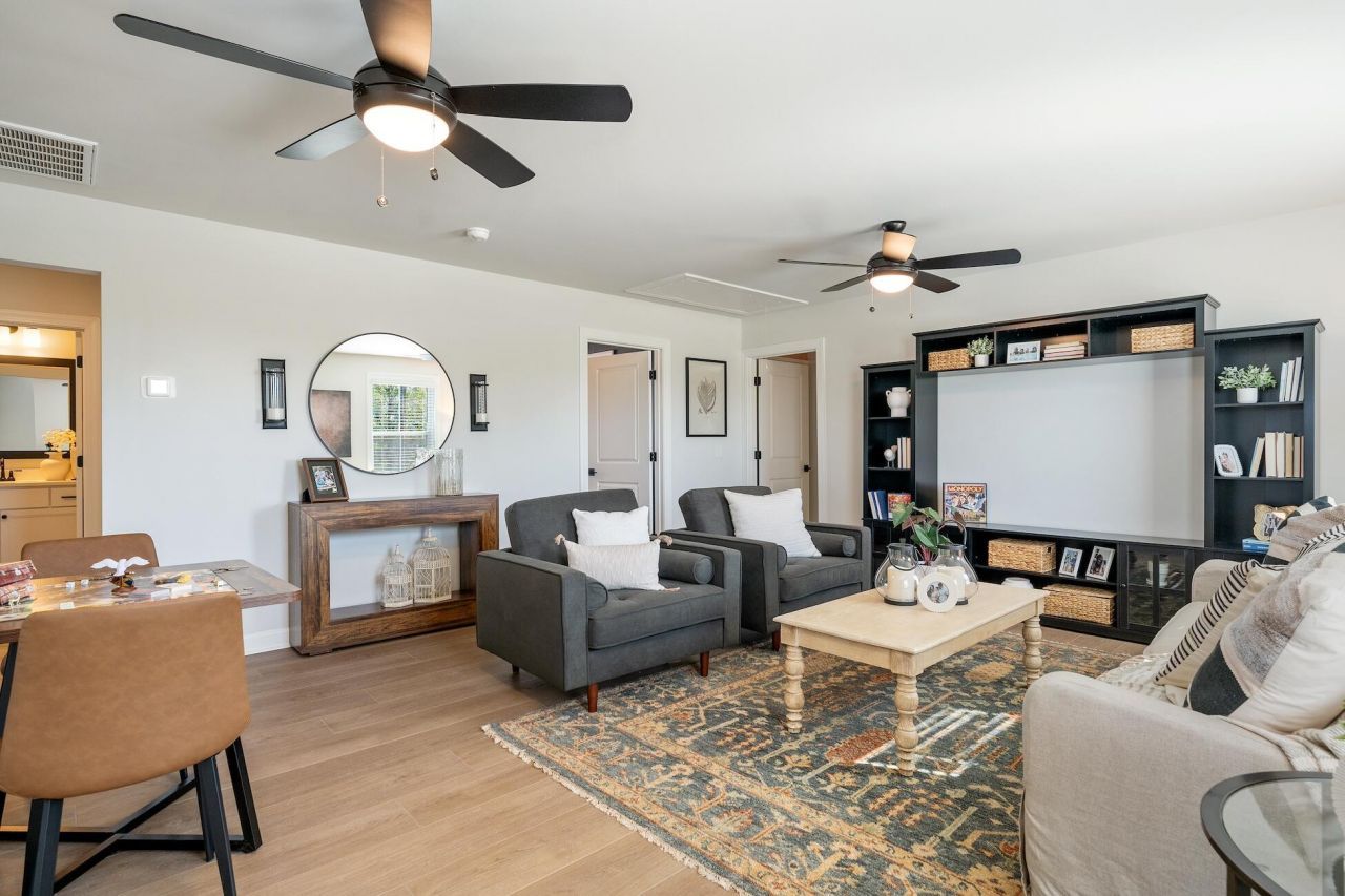 81 Crosswick Street Photo 28