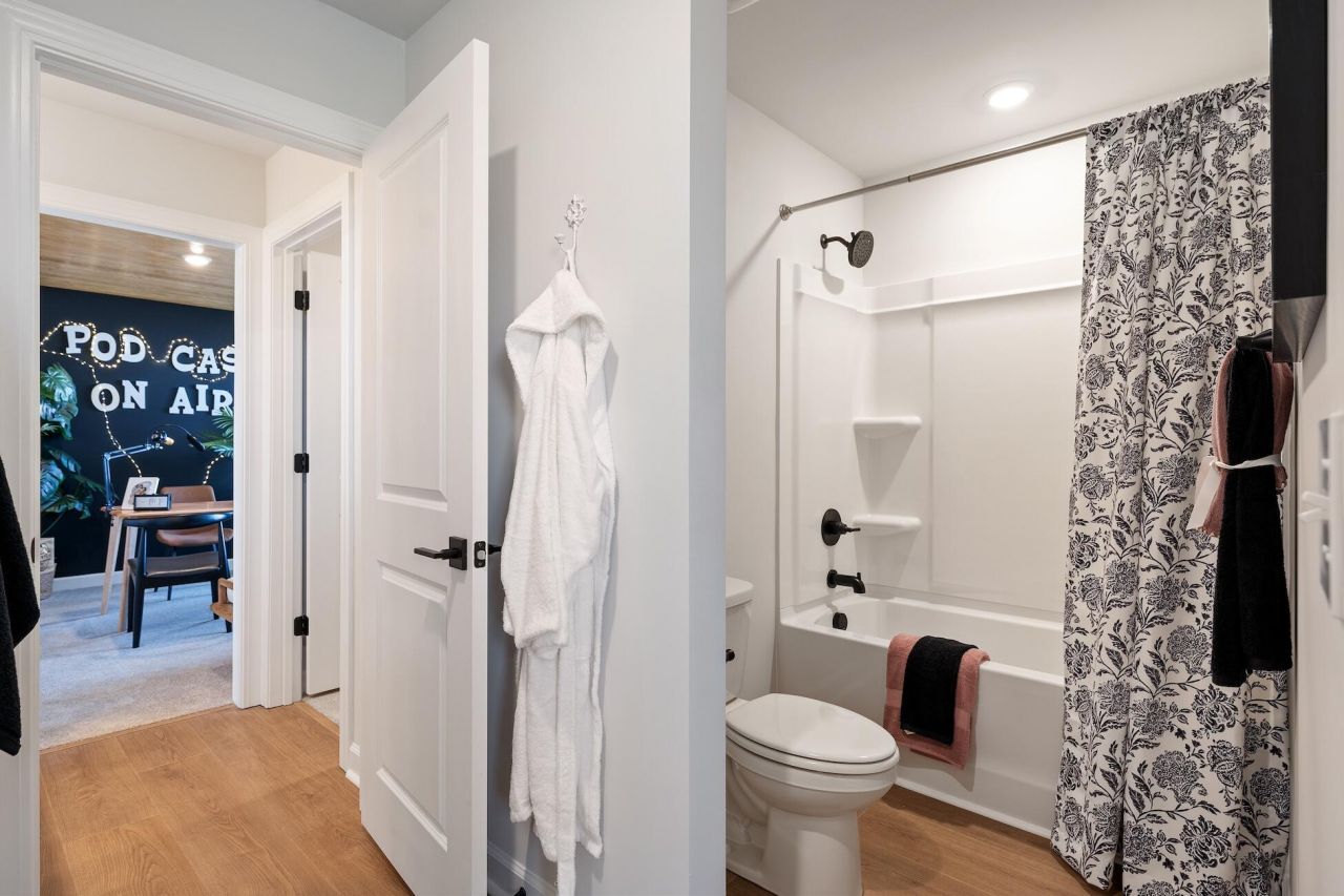 81 Crosswick Street Photo 38