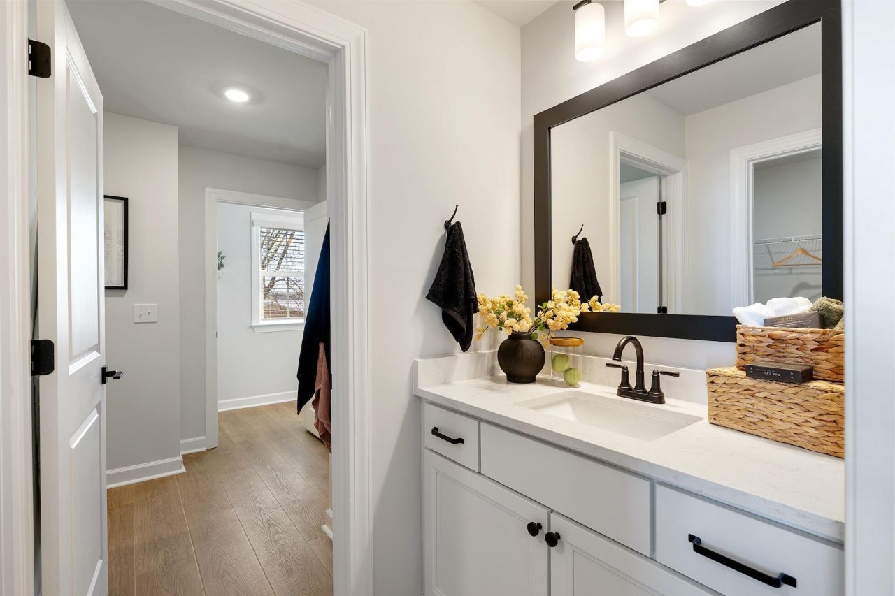 81 Crosswick Street Photo 40