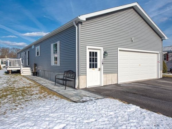 16 Jason Way, Unit 16, West Bridgewater, MA 02379
