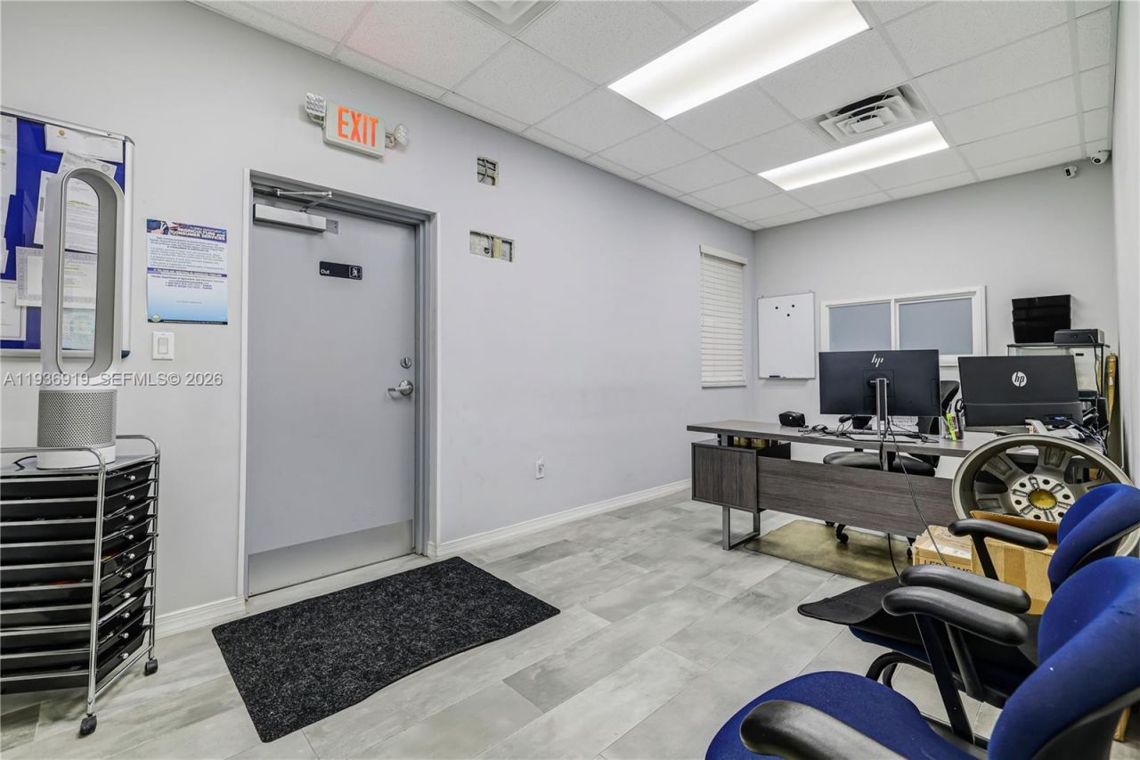 3130 NW 62nd St, Miami, FL 33147 Photo