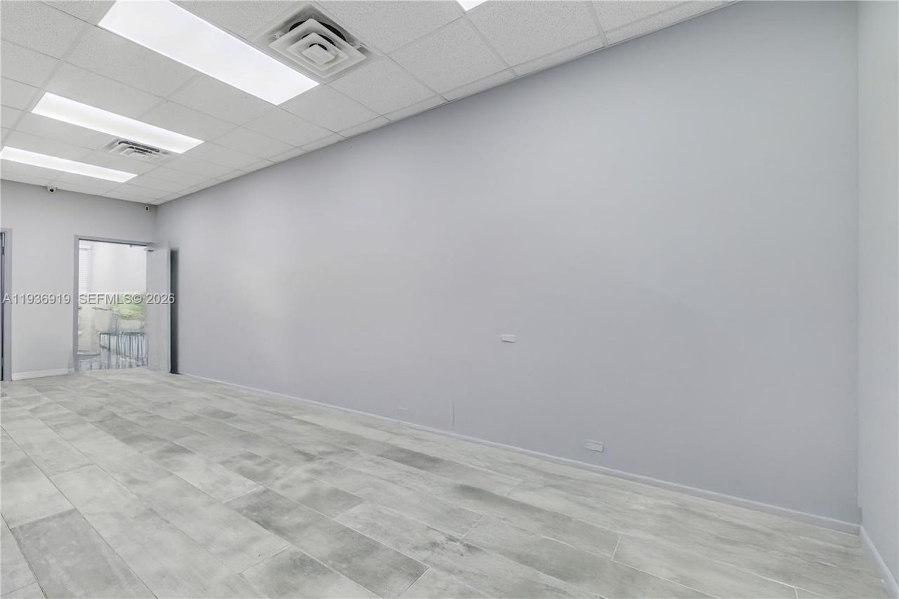 3130 NW 62nd St, Miami, FL 33147 Photo