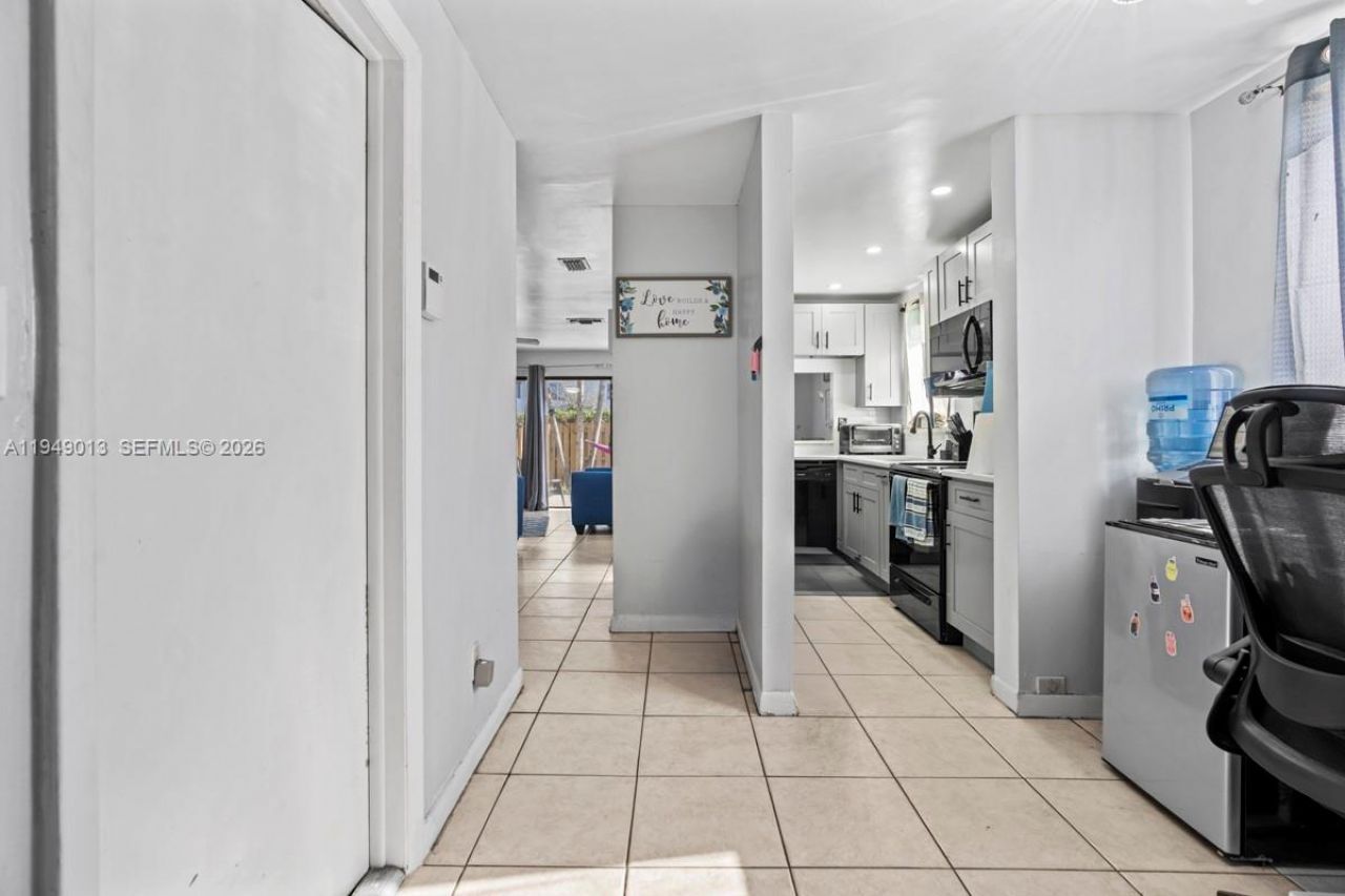 8009 NW 29th St, Sunrise, FL 33322 Photo