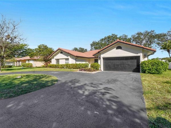 8419 NW 55th Ct, Coral Springs, FL 33067