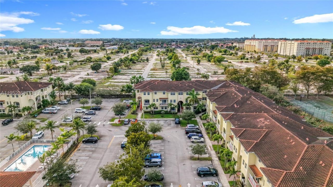260 NW 109th Ave, Unit 206, Miami, FL 33172 Photo