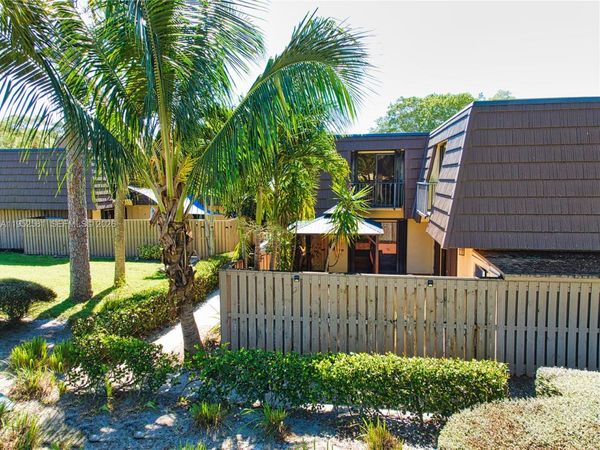 1419 14th Ct, Palm Beach Gardens, FL 33410