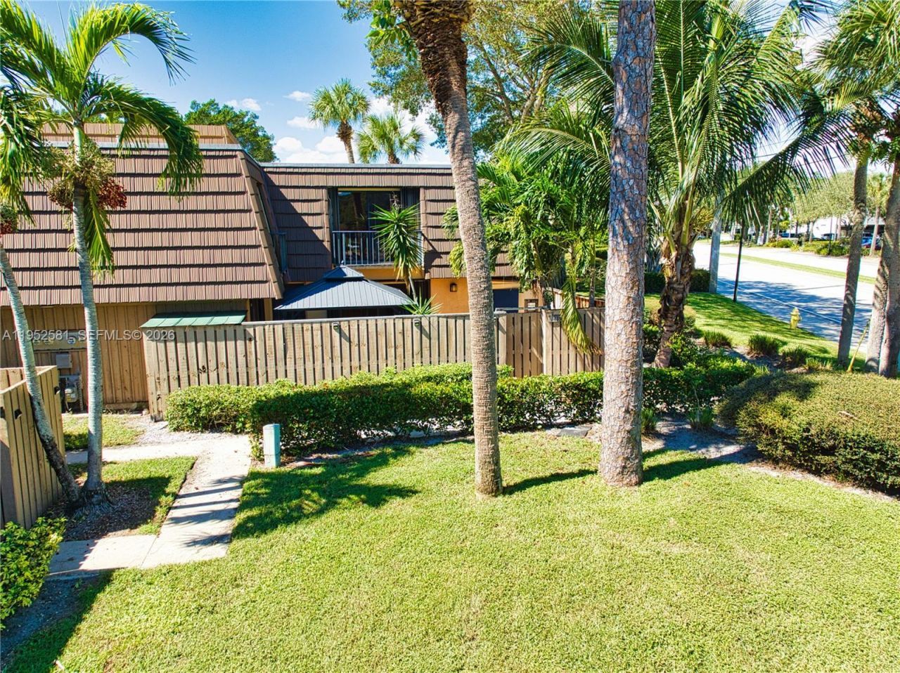 1419 14th Ct, Palm Beach Gardens, FL 33410 Photo