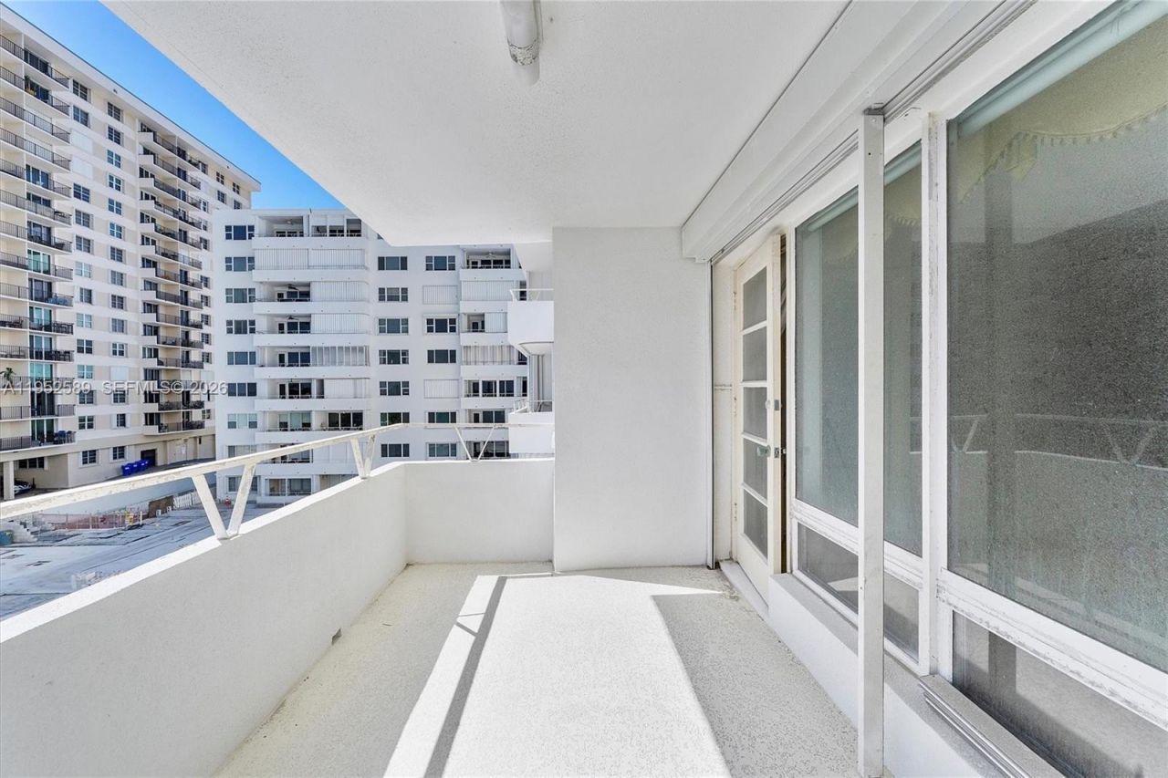 1850 S Ocean Blvd, Unit 409, Lauderdale by the Sea, FL 33062 Photo