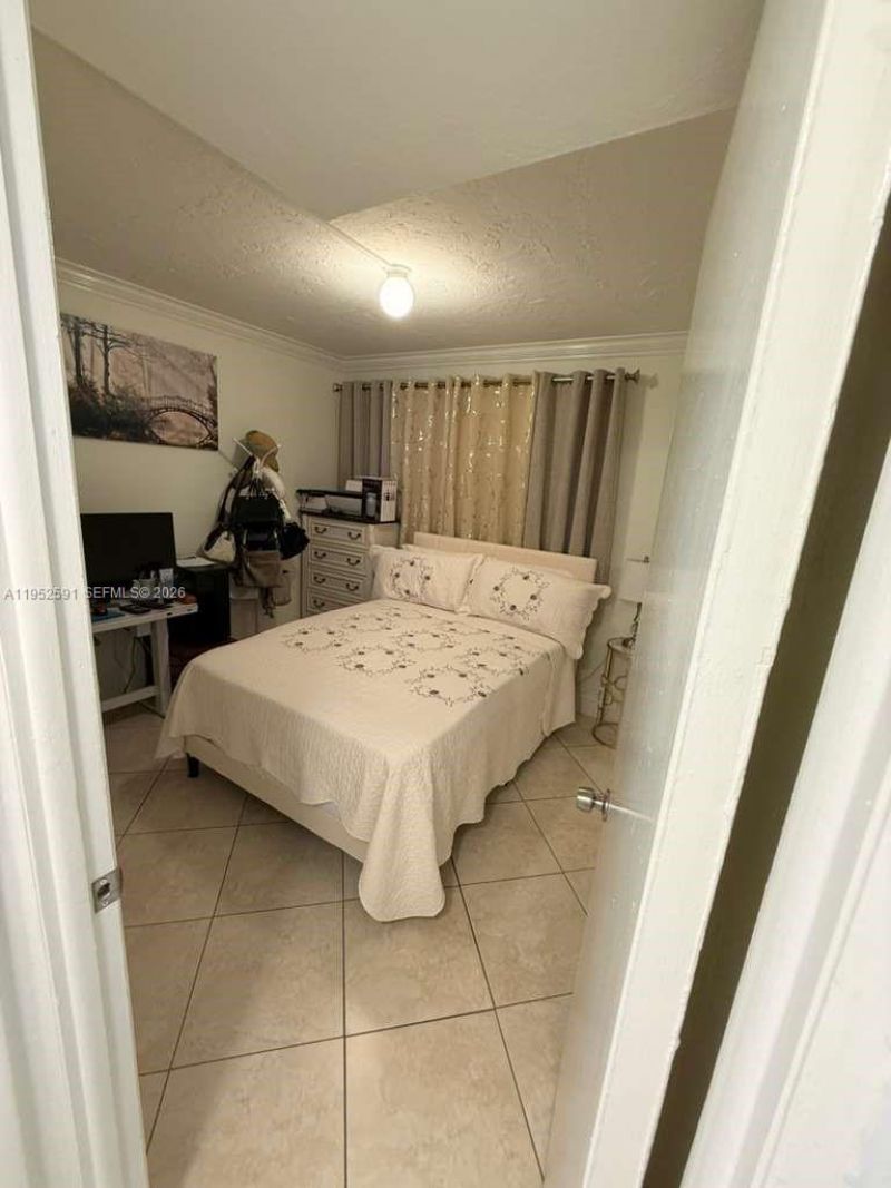 5501 NW 7th St , Unit E207, Miami, FL 33126 Photo