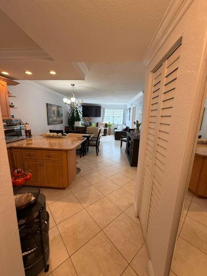 5501 NW 7th St , Unit E207, Miami, FL 33126 Photo