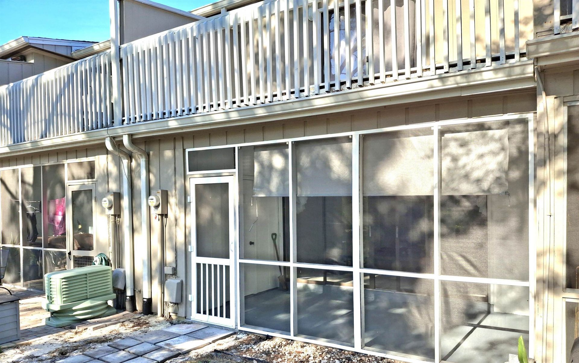 938 Villa Dr. Photo 15