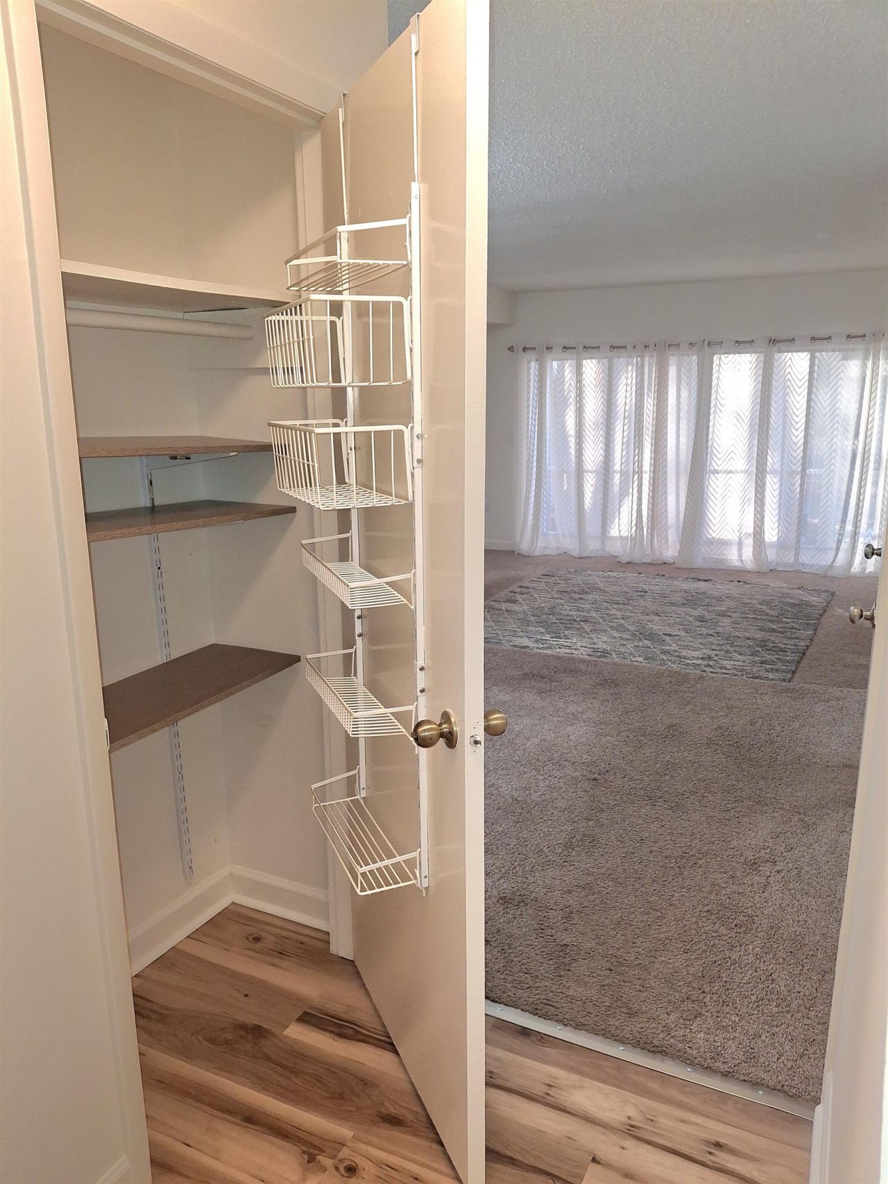 938 Villa Dr. Photo 19