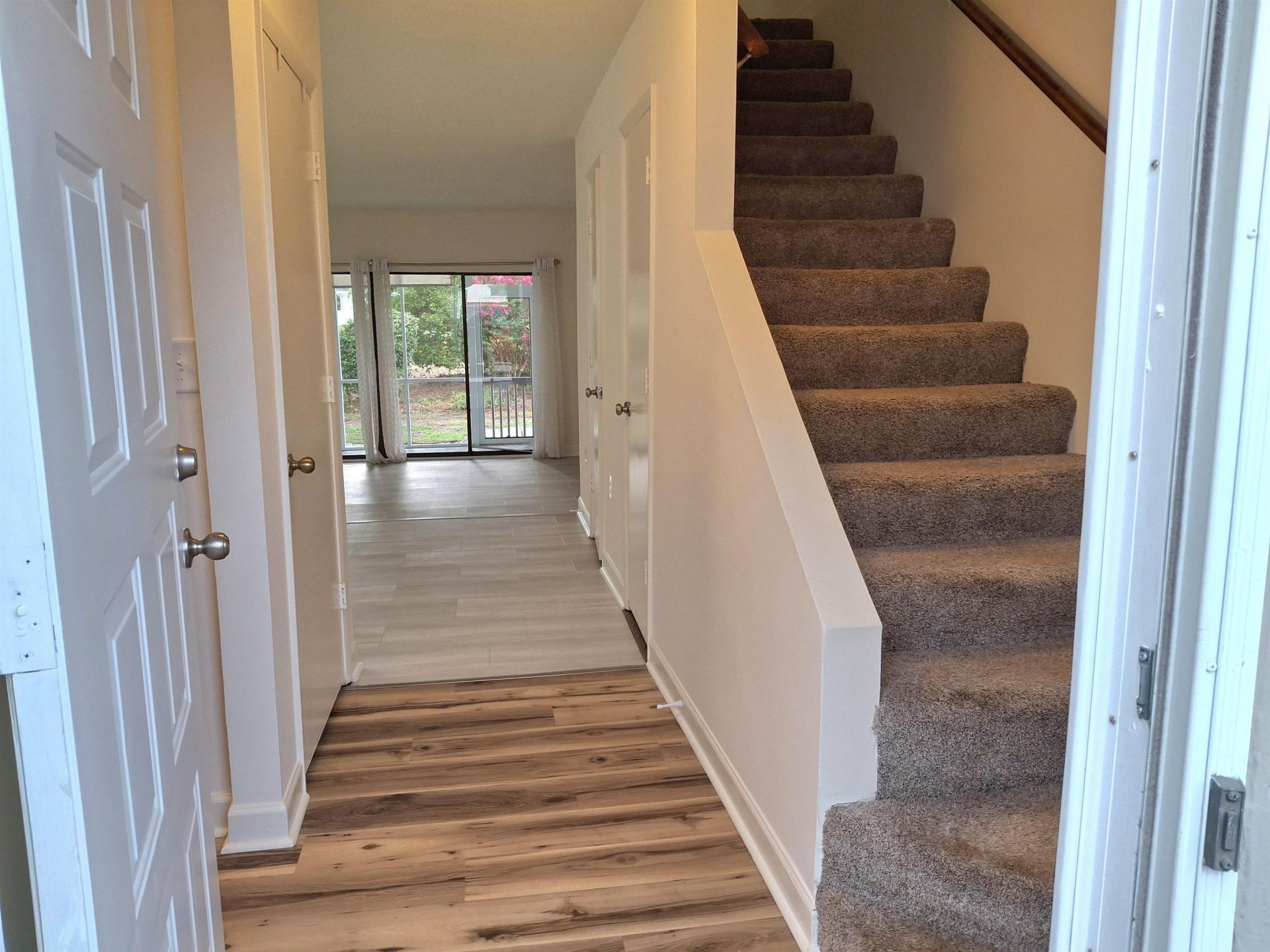938 Villa Dr. Photo 20
