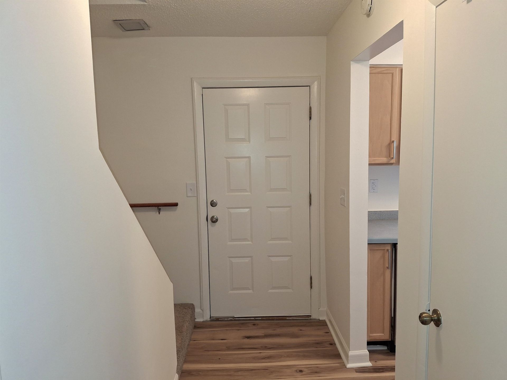 938 Villa Dr. Photo 22