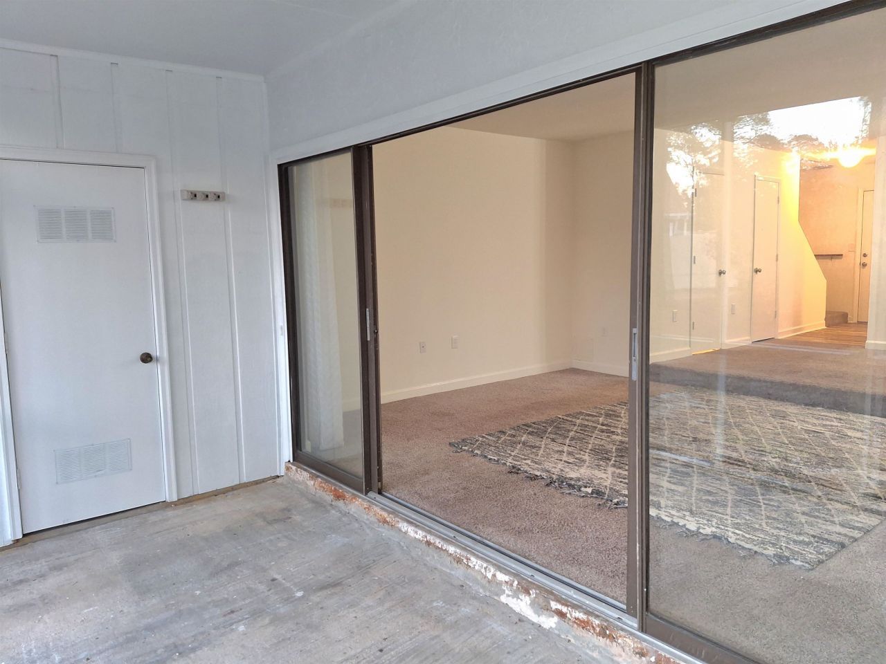 938 Villa Dr. Photo 27