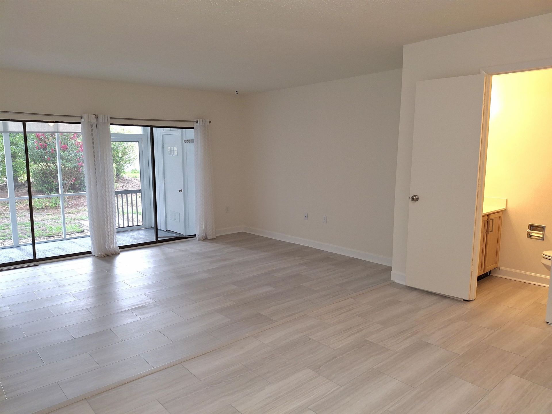 938 Villa Dr. Photo 29