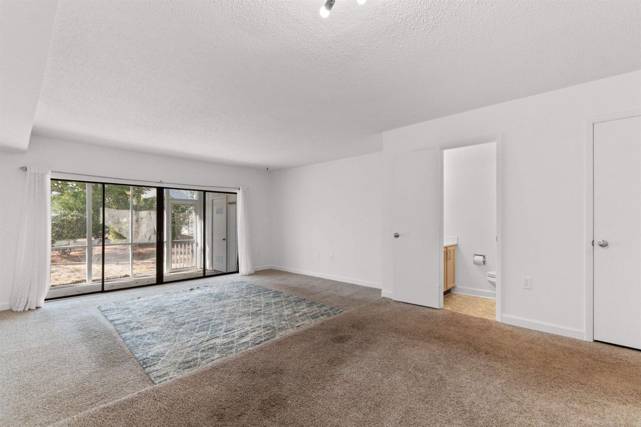 938 Villa Dr. Photo 29