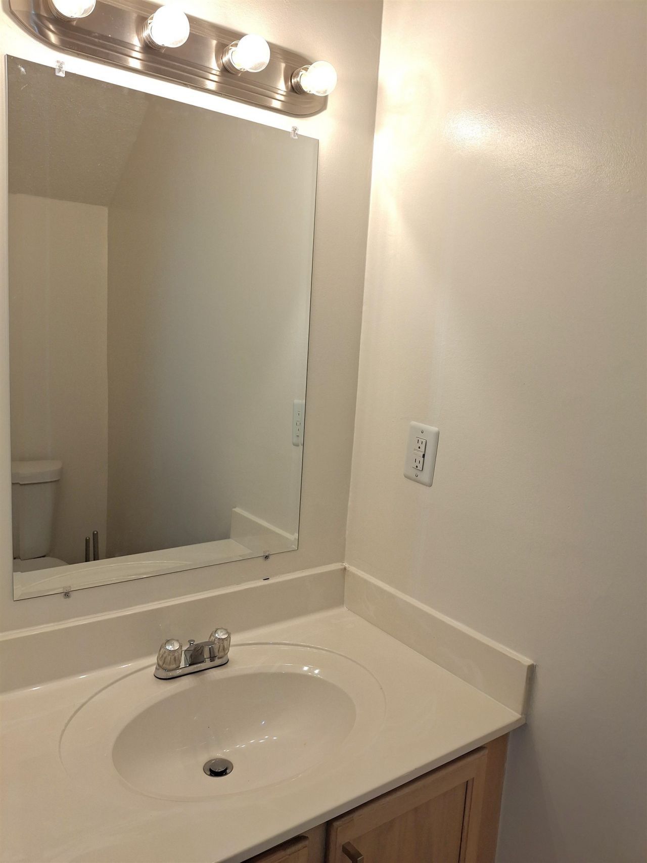 938 Villa Dr. Photo 32