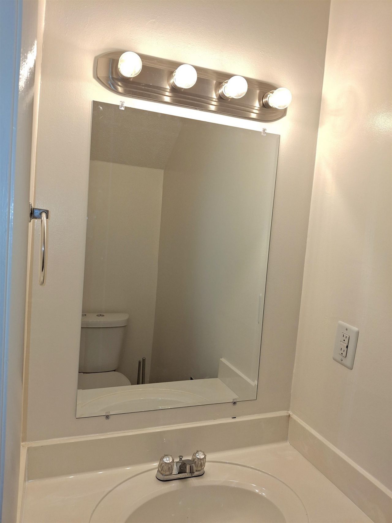 938 Villa Dr. Photo 33