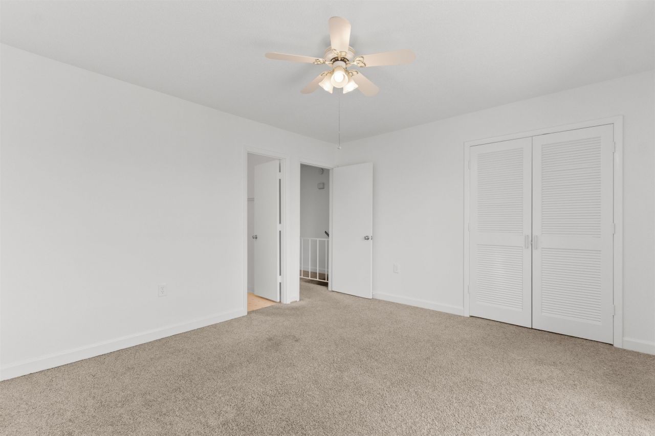 938 Villa Dr. Photo 40