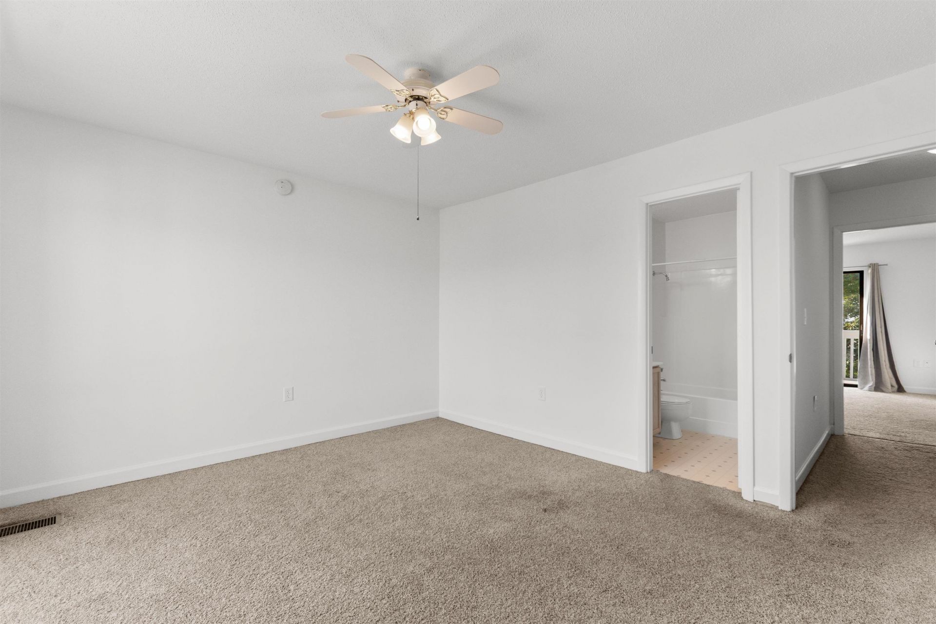 938 Villa Dr. Photo 57