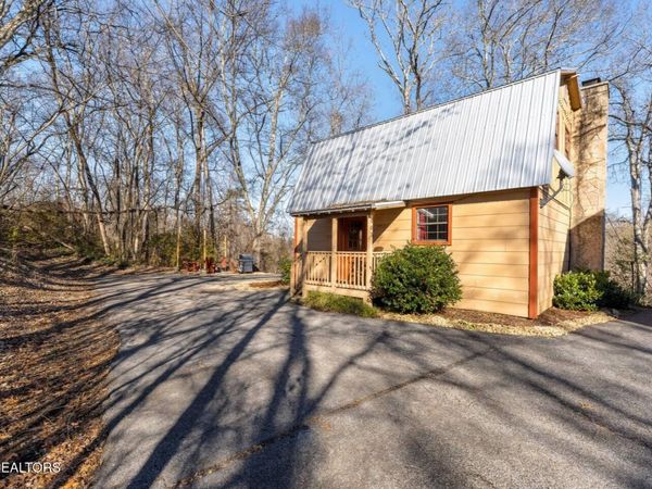 903 Sunrise Blvd, Sevierville, TN 37862