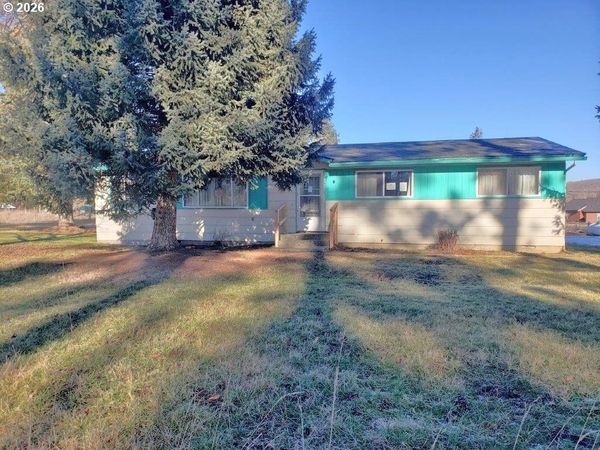 813 COUCH AVE, Wallowa, OR 97885