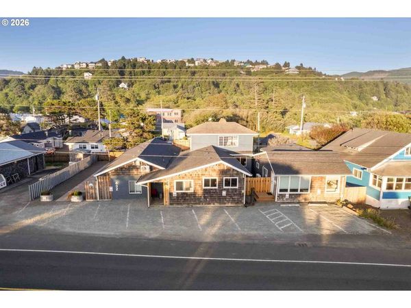 432 S HIGHWAY 101, Rockaway Beach, OR 97136
