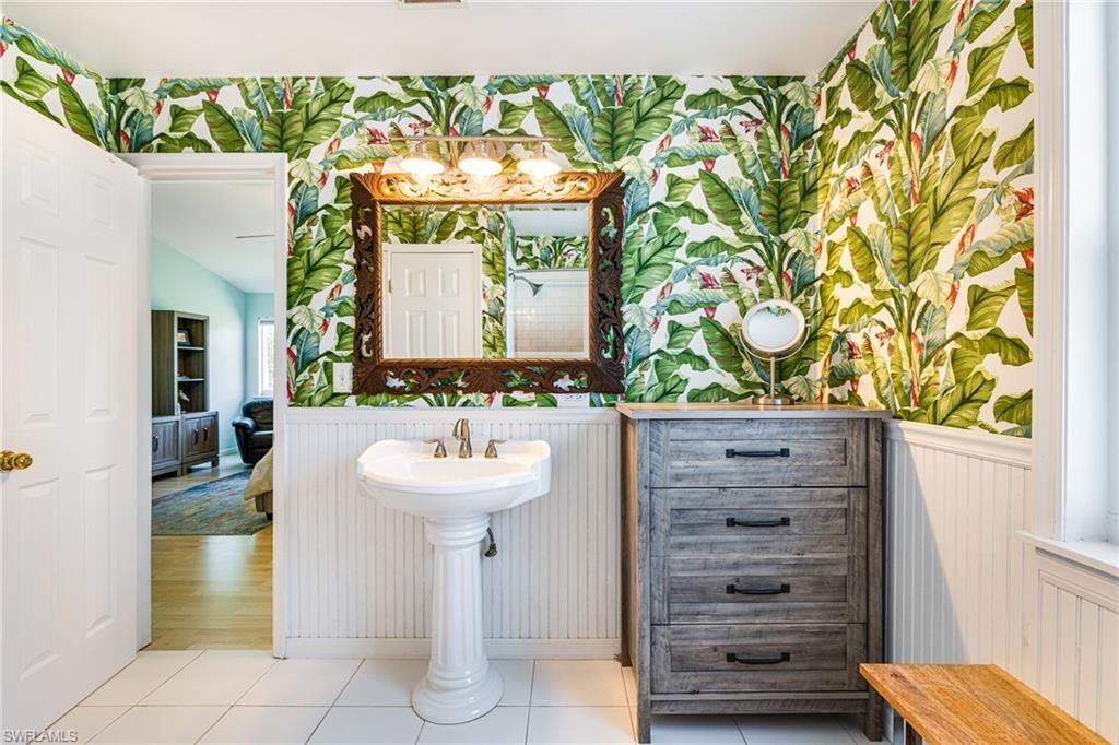 20520 Pine Tree Ln, Estero, FL 33928 Photo