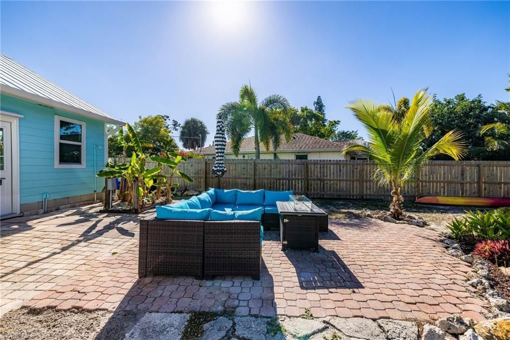 20520 Pine Tree Ln, Estero, FL 33928 Photo