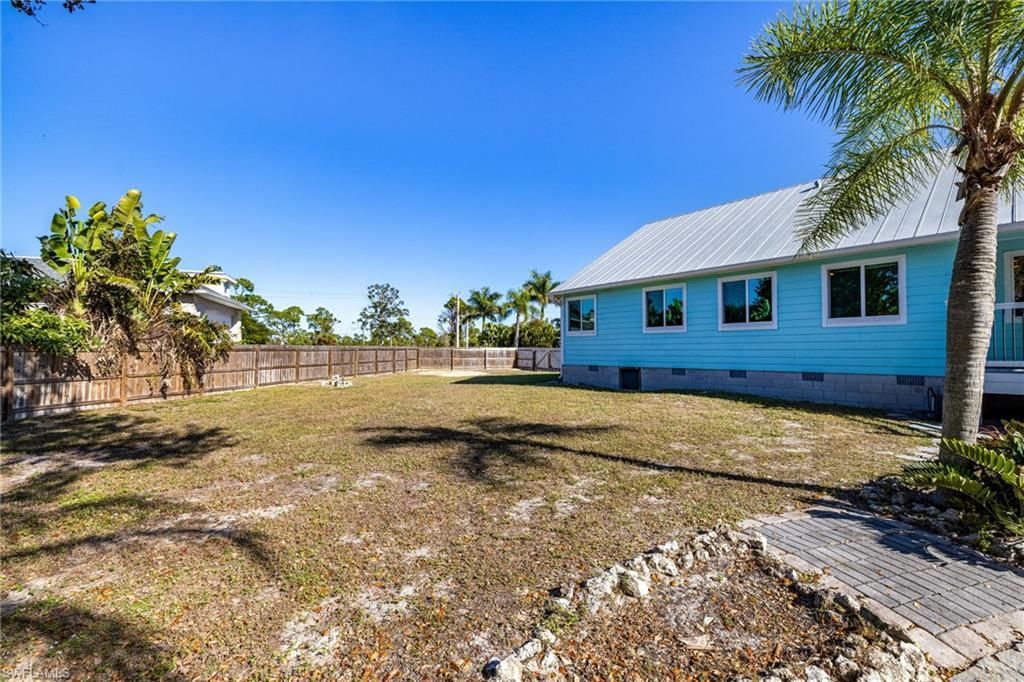 20520 Pine Tree Ln, Estero, FL 33928 Photo