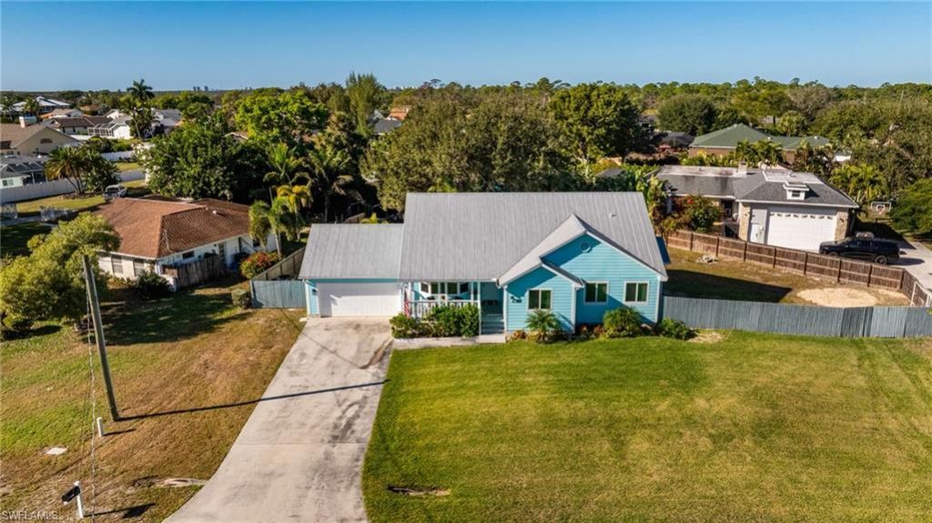 20520 Pine Tree Ln, Estero, FL 33928 Photo