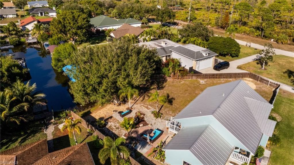 20520 Pine Tree Ln, Estero, FL 33928 Photo