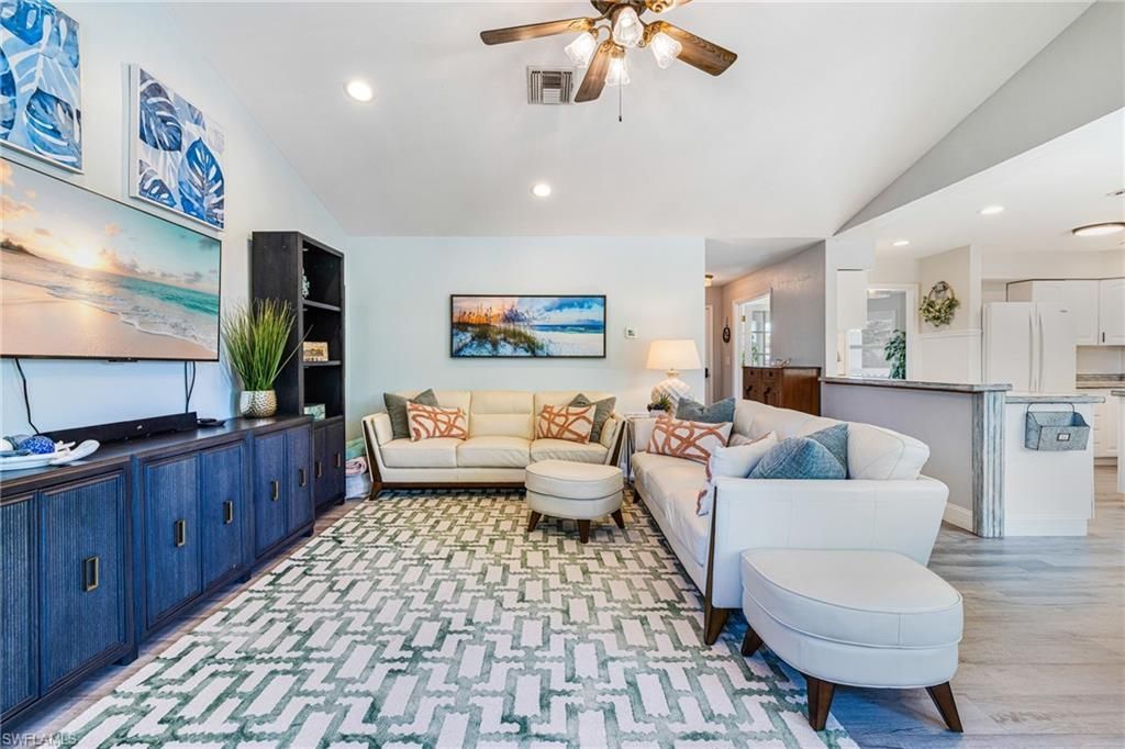 20520 Pine Tree Ln, Estero, FL 33928 Photo