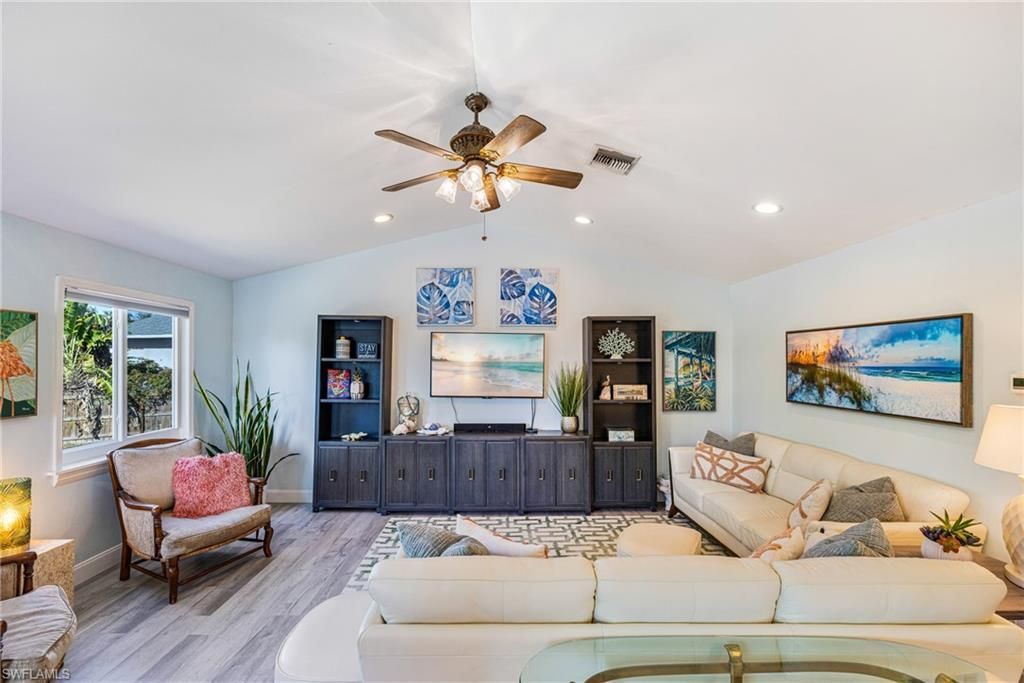 20520 Pine Tree Ln, Estero, FL 33928 Photo