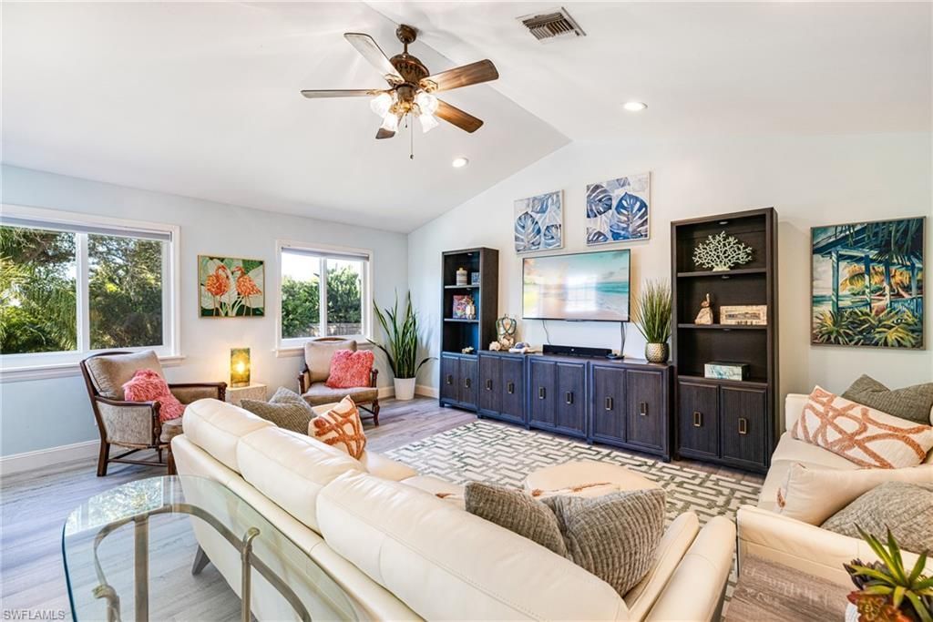 20520 Pine Tree Ln, Estero, FL 33928 Photo