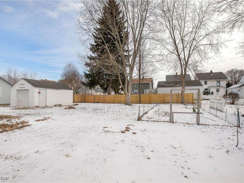 230 Superior Street, Louisville, OH 44641 Photo 6