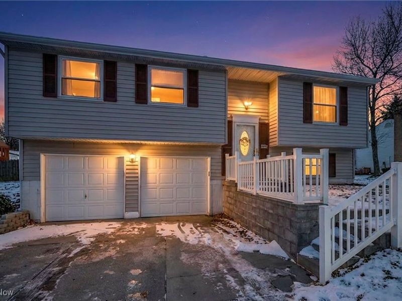 1690 Cloverview Drive, Uniontown, OH 44685 Photo 1