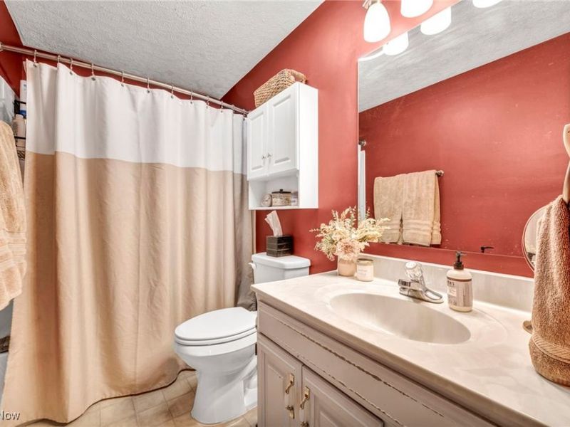 1690 Cloverview Drive, Uniontown, OH 44685 Photo 14