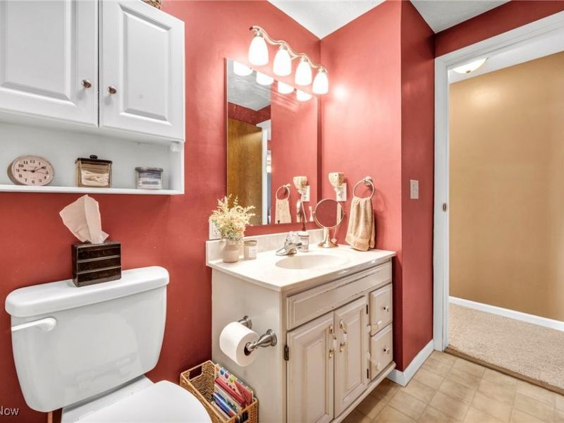 1690 Cloverview Drive, Uniontown, OH 44685 Photo 15