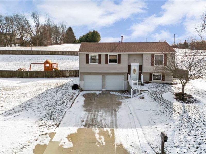 1690 Cloverview Drive, Uniontown, OH 44685 Photo 2